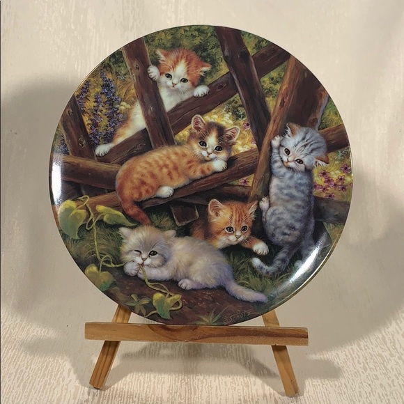 “At the Garden Fence” Cat Collector Plate - Picture 8 of 8